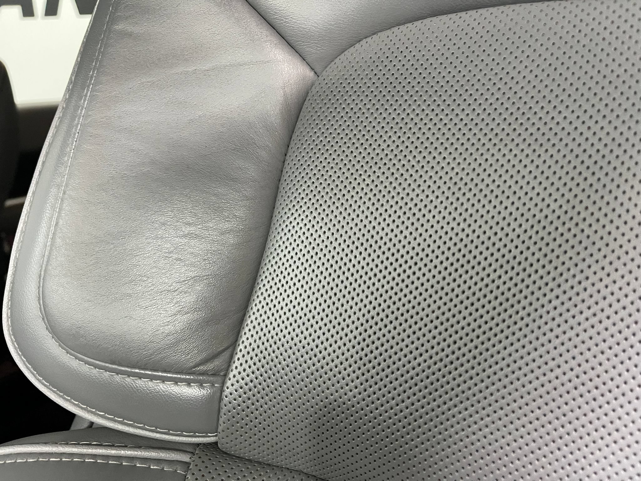 Used 2019 Lincoln Navigator Select AWD/4WD image 17