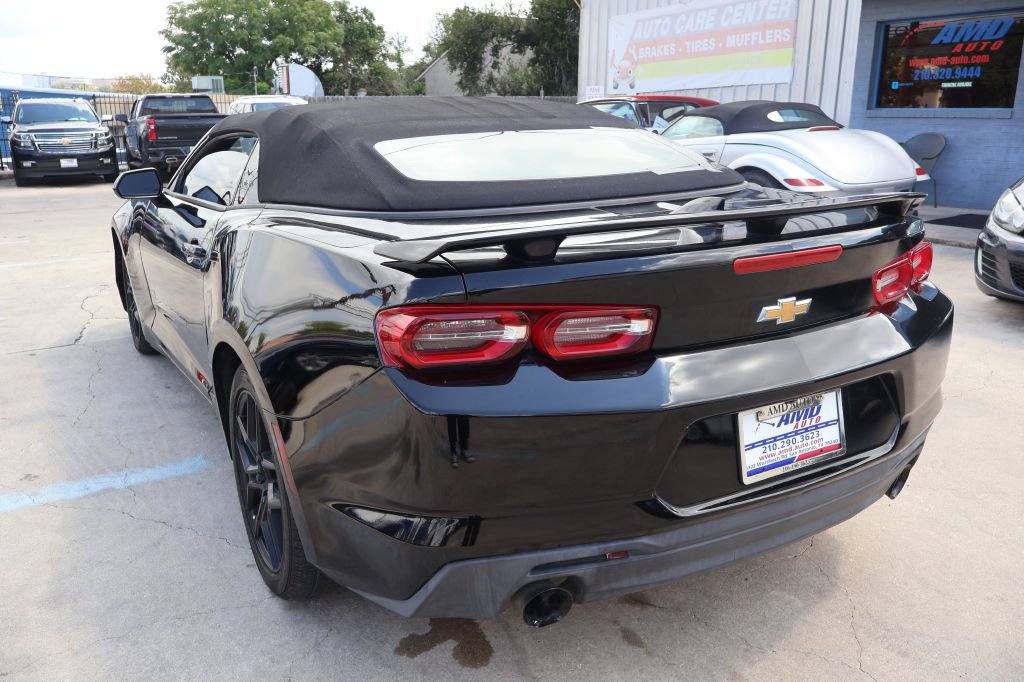 Used 2019 Chevrolet Camaro LT RWD image 5