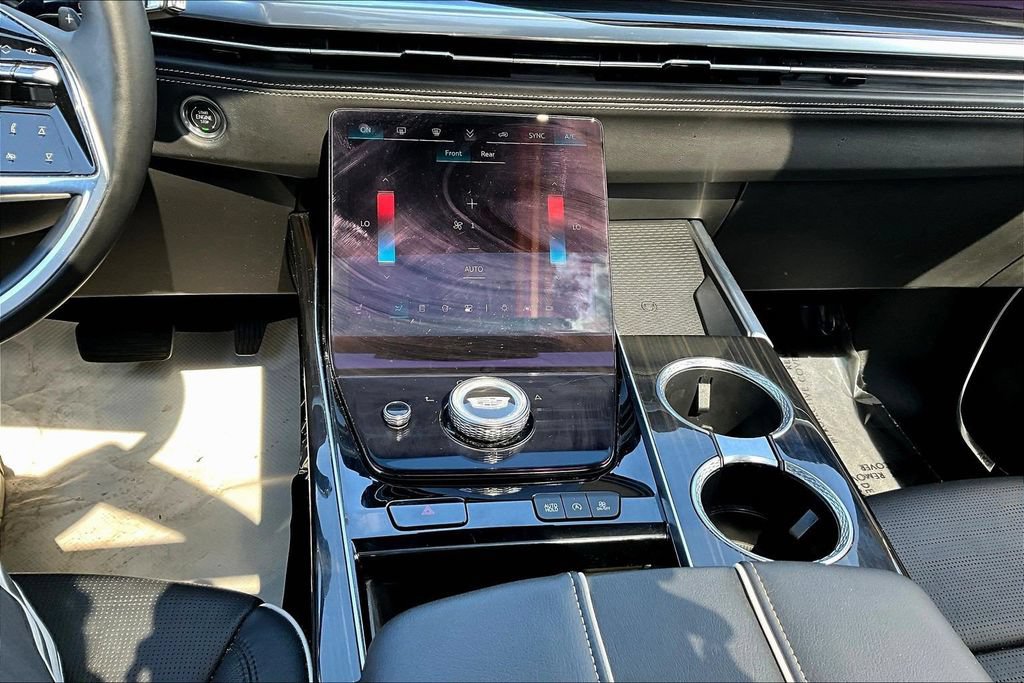 Certified 2025 Cadillac Escalade ESV Premium Luxury AWD/4WD image 15