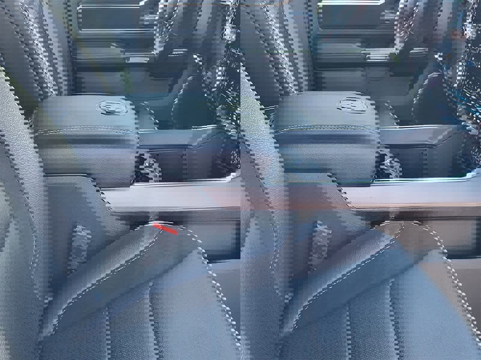 Used 2024 RAM 1500 Laramie image 27