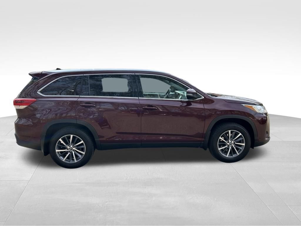 Used 2019 Toyota Highlander XLE image 7
