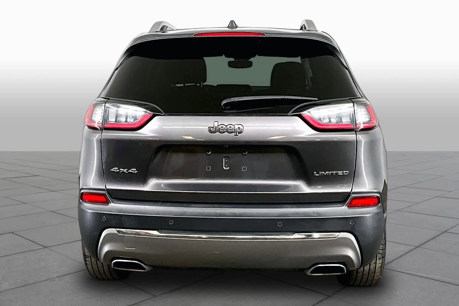 Used 2019 Jeep Cherokee Limited w/ Technology Group AWD/4WD image 5