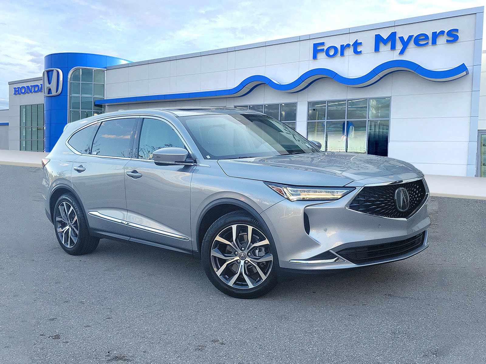 Used 2024 Acura MDX FWD w/ Technology Package image 1