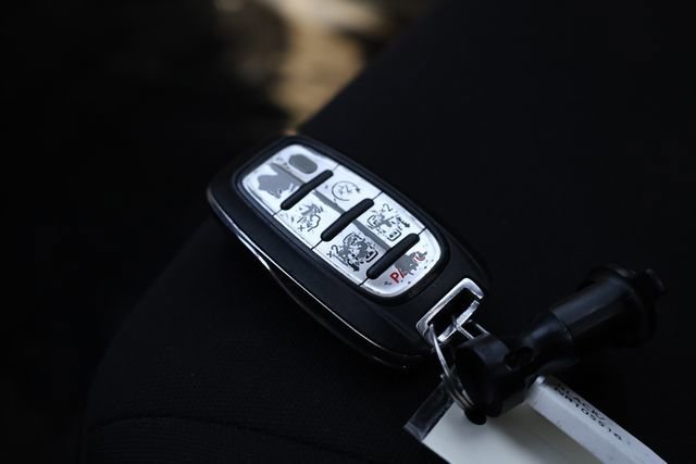 Used 2022 Chrysler Voyager LX image 34