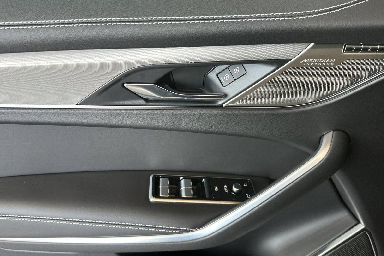 New 2026 Jaguar F-PACE R-Dynamic S AWD/4WD image 13