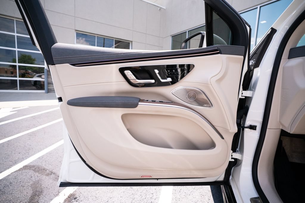 Used 2023 Mercedes-Benz EQS 450+ SUV image 27