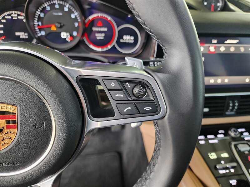 Used 2022 Porsche Cayenne Platinum Edition AWD/4WD image 35