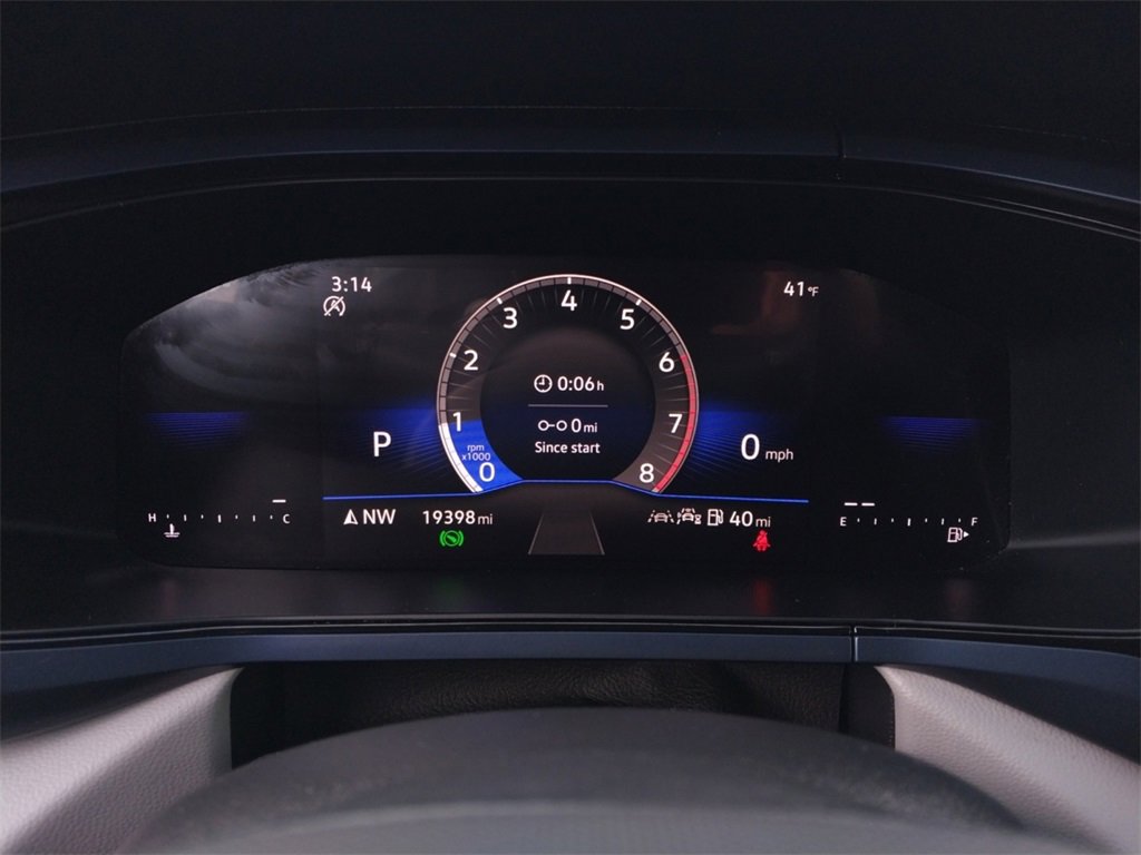 Used 2024 Volkswagen Taos SE w/ Black Wheel Package image 14