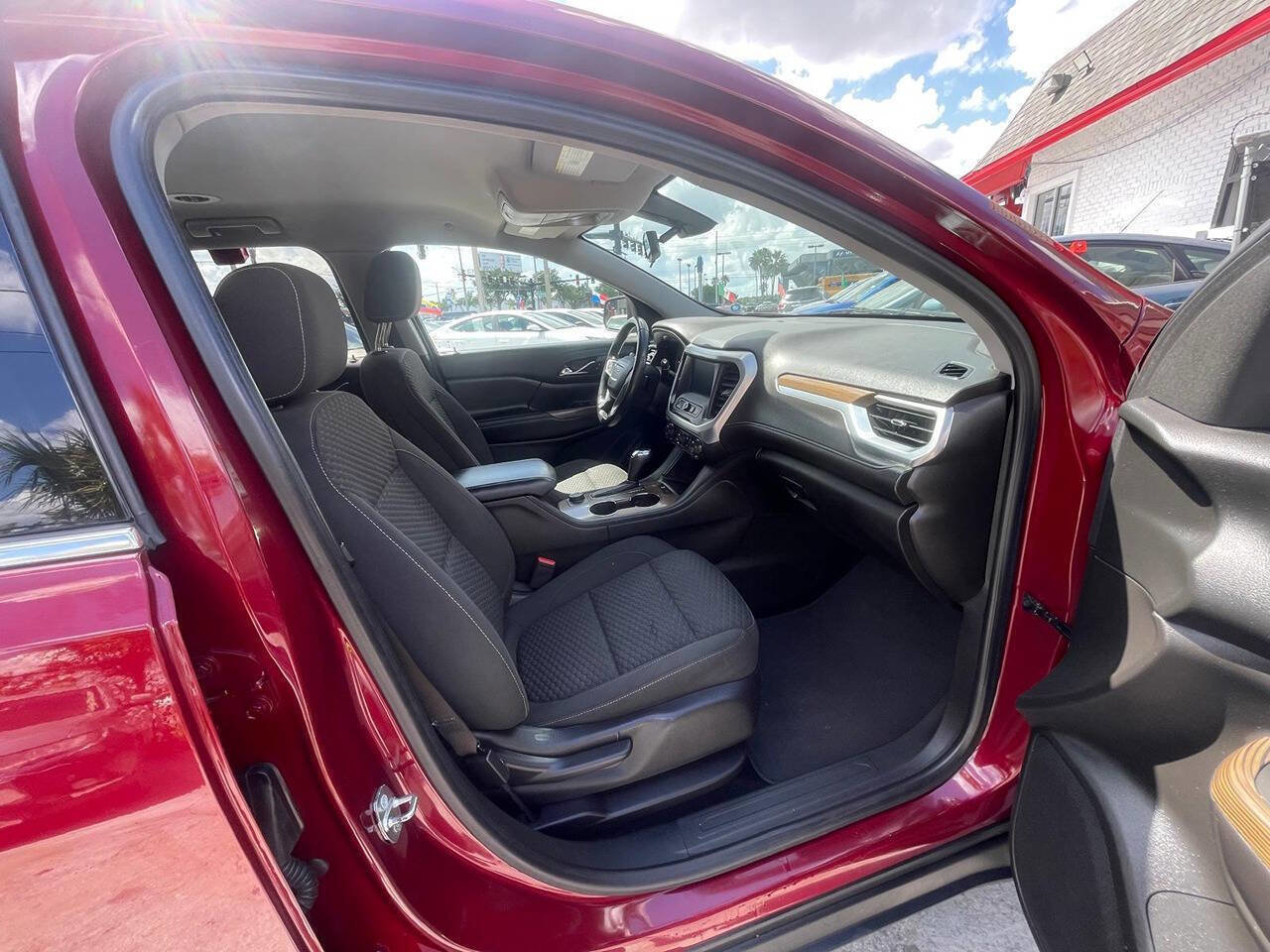 Used 2018 GMC Acadia SLE AWD/4WD image 12