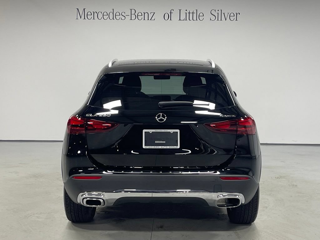 Used 2026 Mercedes-Benz GLA 250 4MATIC image 4