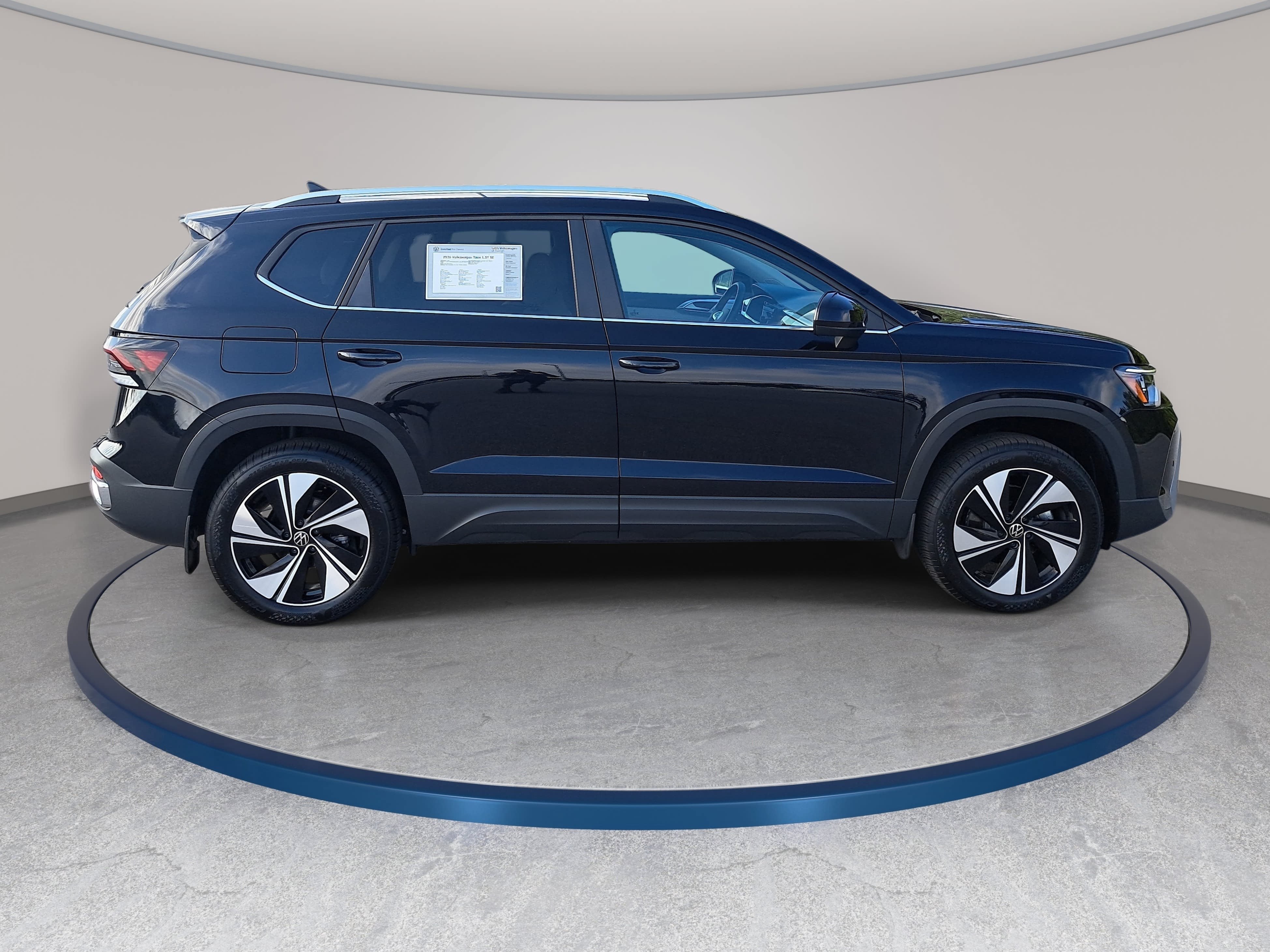 Used 2026 Volkswagen Taos SE AWD/4WD image 4