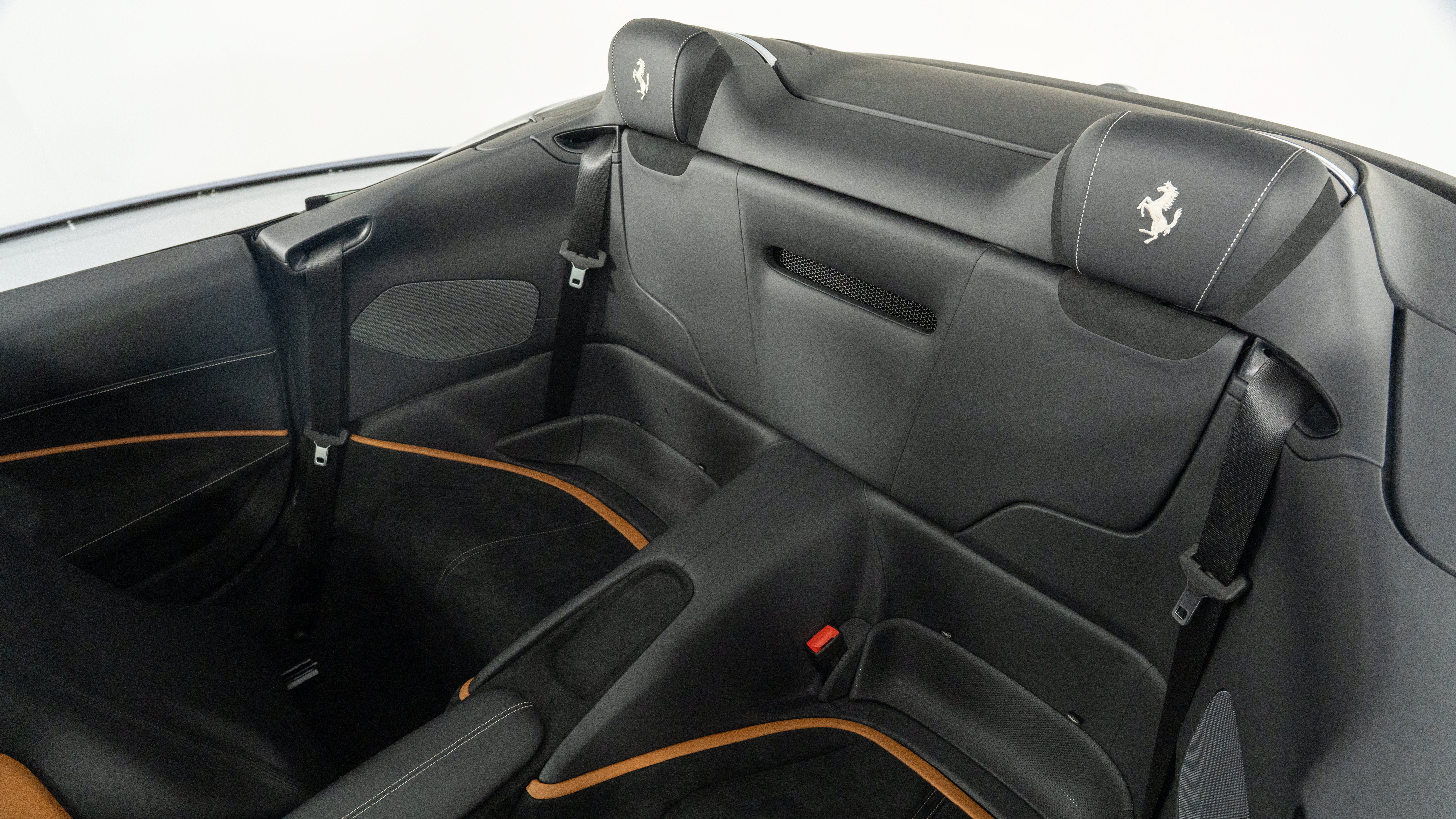 Certified 2025 Ferrari Roma Spider RWD image 36