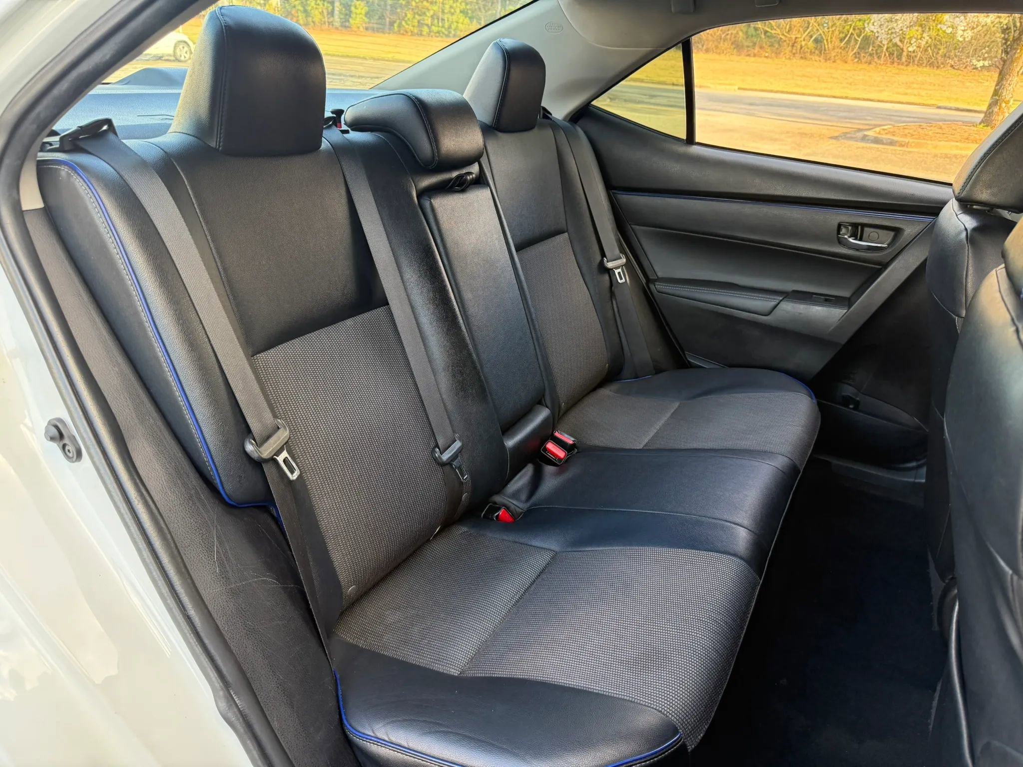 Used 2018 Toyota Corolla SE image 26