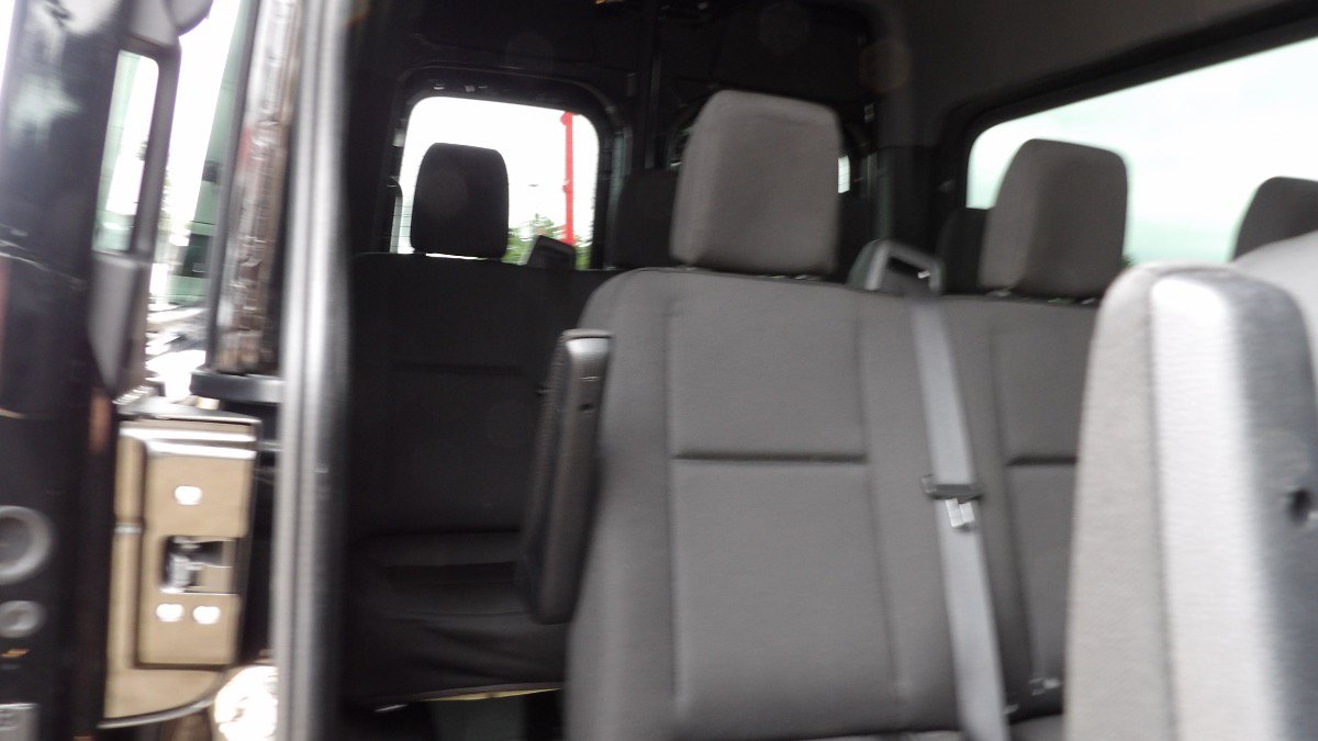 Used 2025 Mercedes-Benz Sprinter 2500 image 28