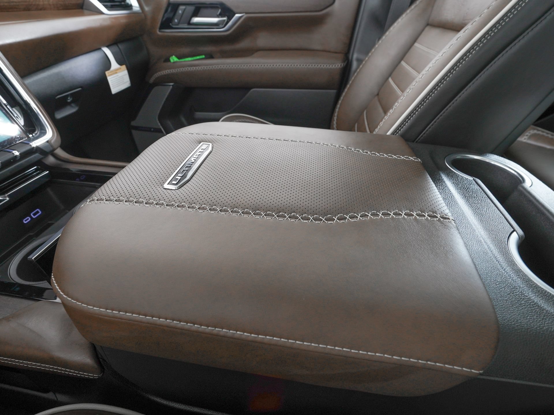 Used 2026 GMC Yukon Denali Ultimate AWD/4WD image 30