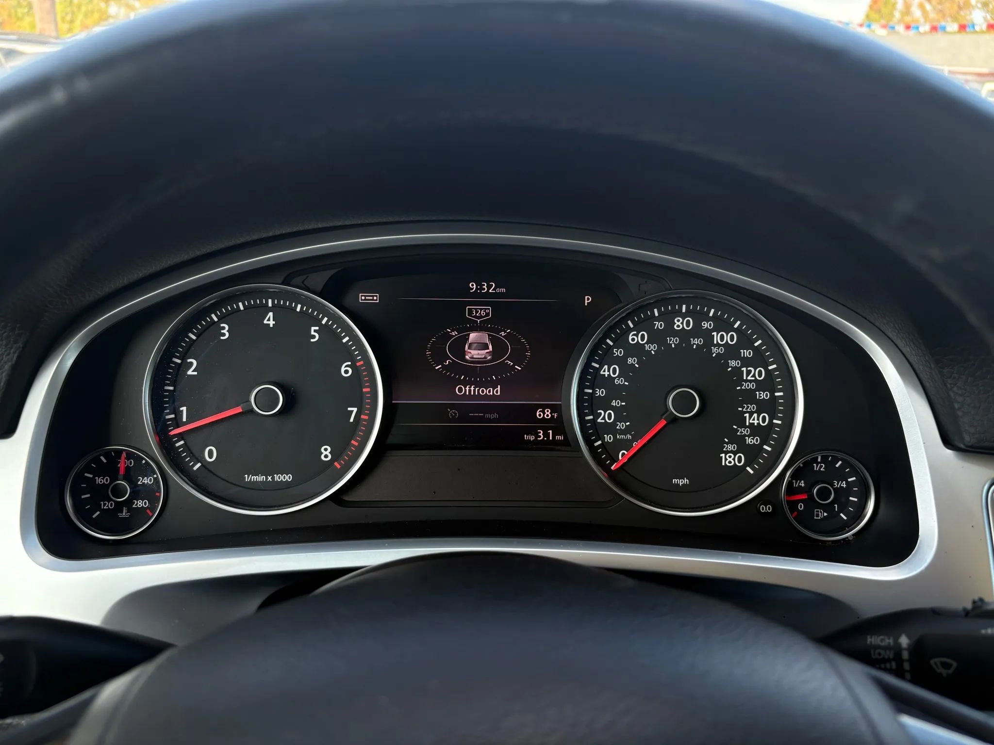 Used 2015 Volkswagen Touareg VR6 image 41