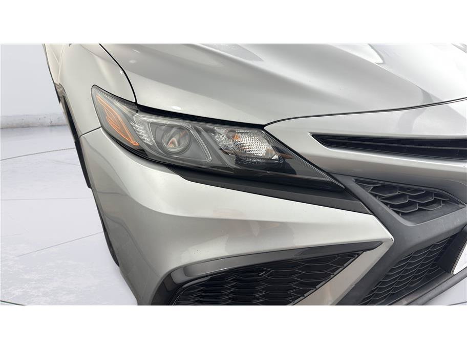 Used 2022 Toyota Camry SE w/ Carpet Mat Package (TMS) FWD image 35