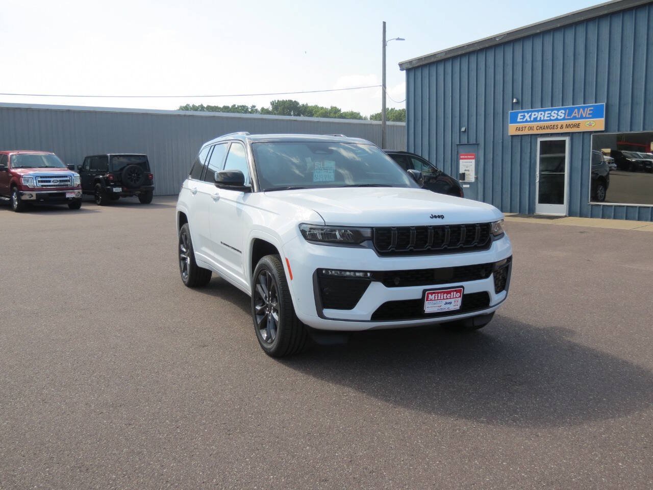 New 2026 Jeep Grand Cherokee Limited AWD/4WD image 4