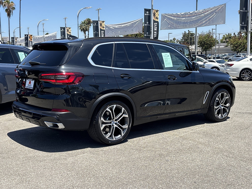 Used 2023 BMW X5 xDrive40i w/ Premium Package AWD/4WD image 3
