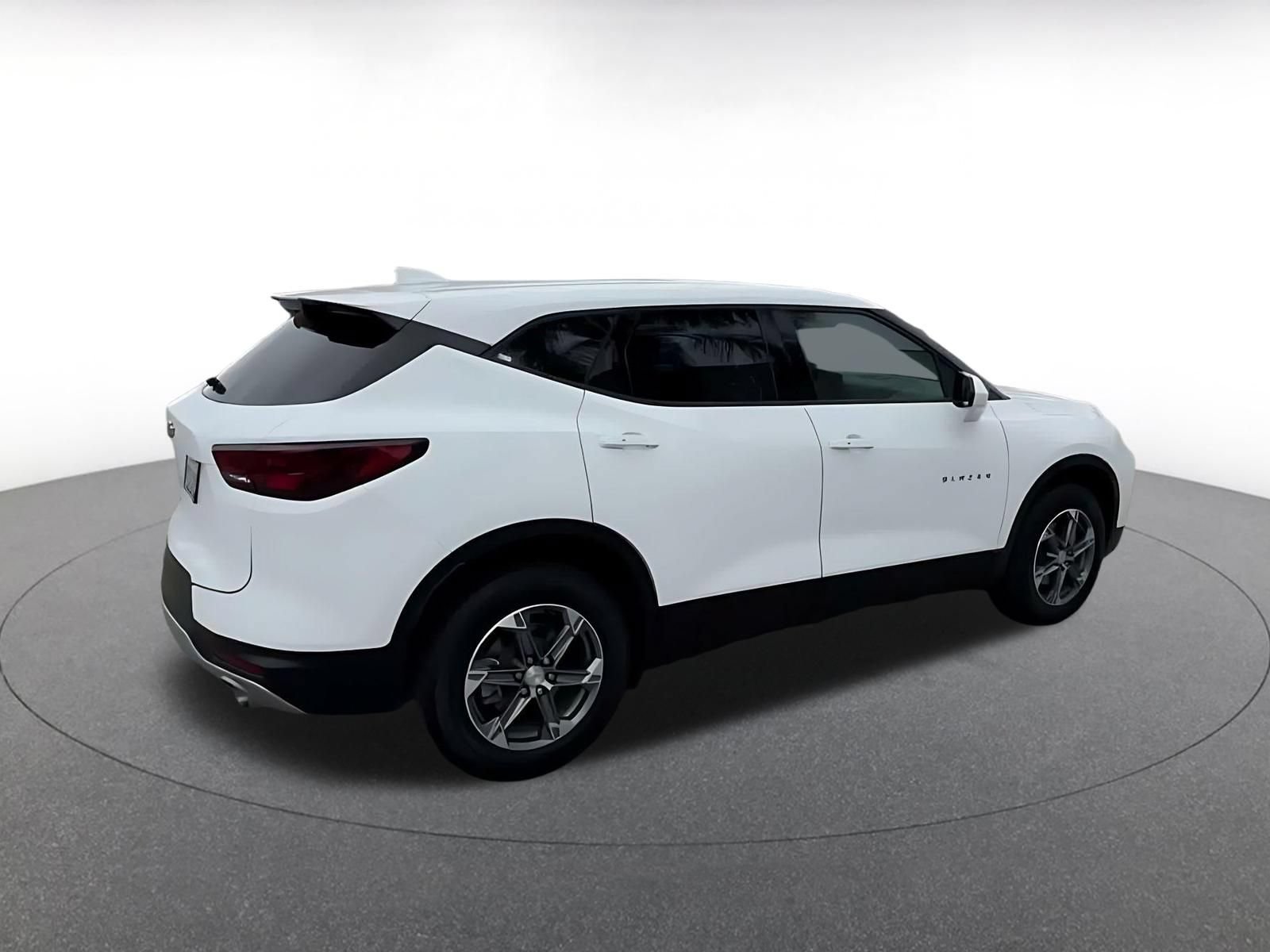 Used 2025 Chevrolet Blazer LT FWD image 14