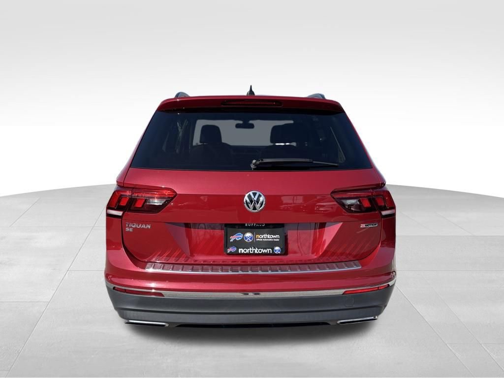 Used 2020 Volkswagen Tiguan SE w/ Panoramic Sunroof Package image 40