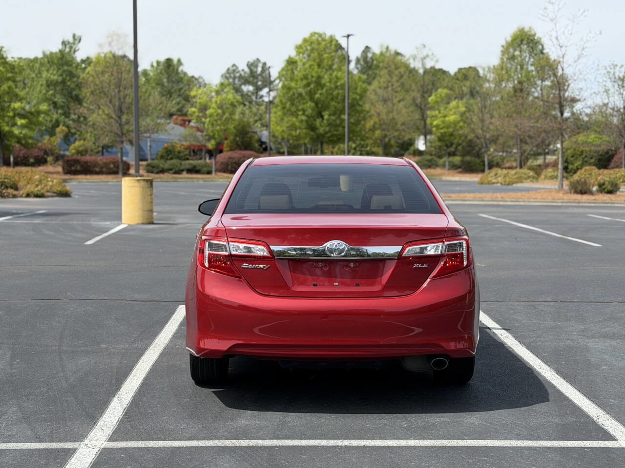 Used 2014 Toyota Camry XLE w/ Leather Package FWD image 6