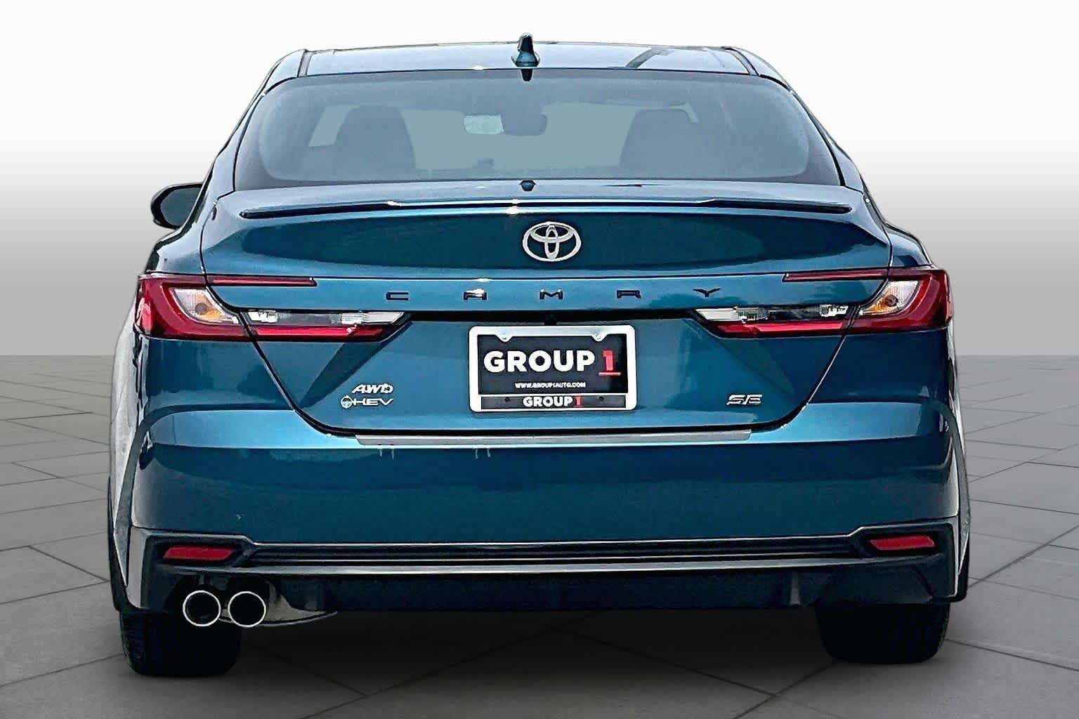 Used 2025 Toyota Camry SE w/ Convenience Package AWD/4WD image 5