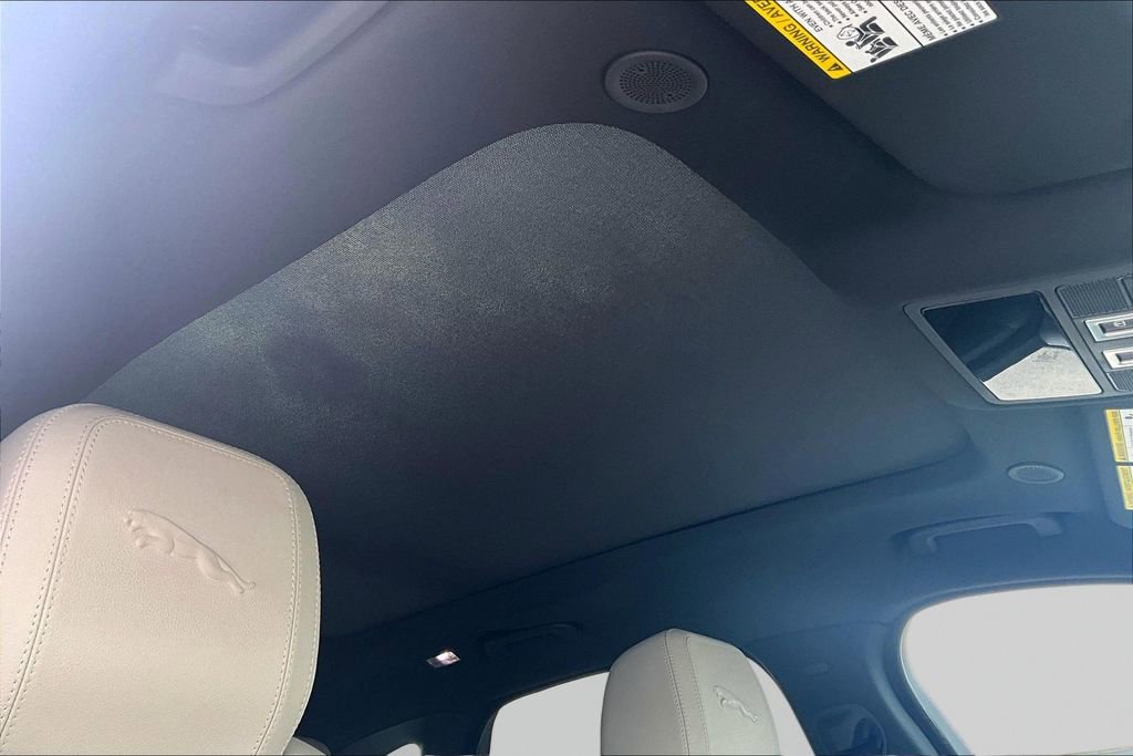 Used 2026 Jaguar F-PACE R-Dynamic S image 17