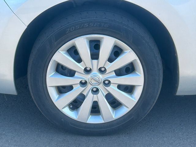 Used 2013 Nissan Leaf S FWD image 11