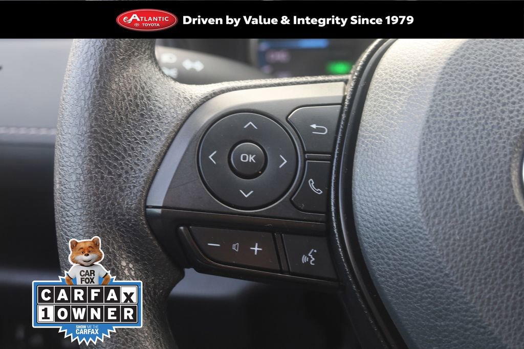 Used 2022 Toyota RAV4 LE AWD/4WD image 1