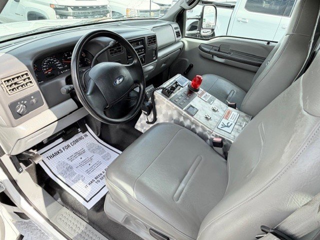 Used 2002 Ford F550 2WD Crew Cab Super Duty image 15