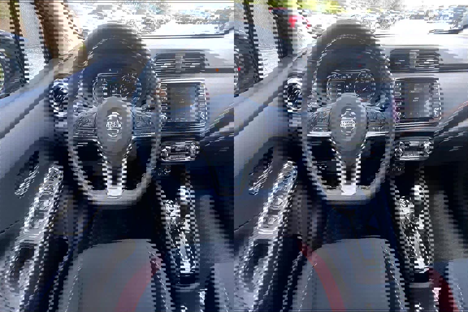 Used 2021 Nissan Versa SR w/ Convenience Package image 6