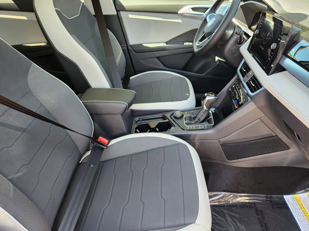 New 2026 Volkswagen Taos SE AWD/4WD image 5