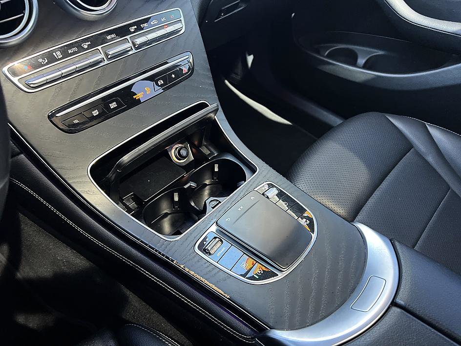 Used 2020 Mercedes-Benz GLC 300 image 26