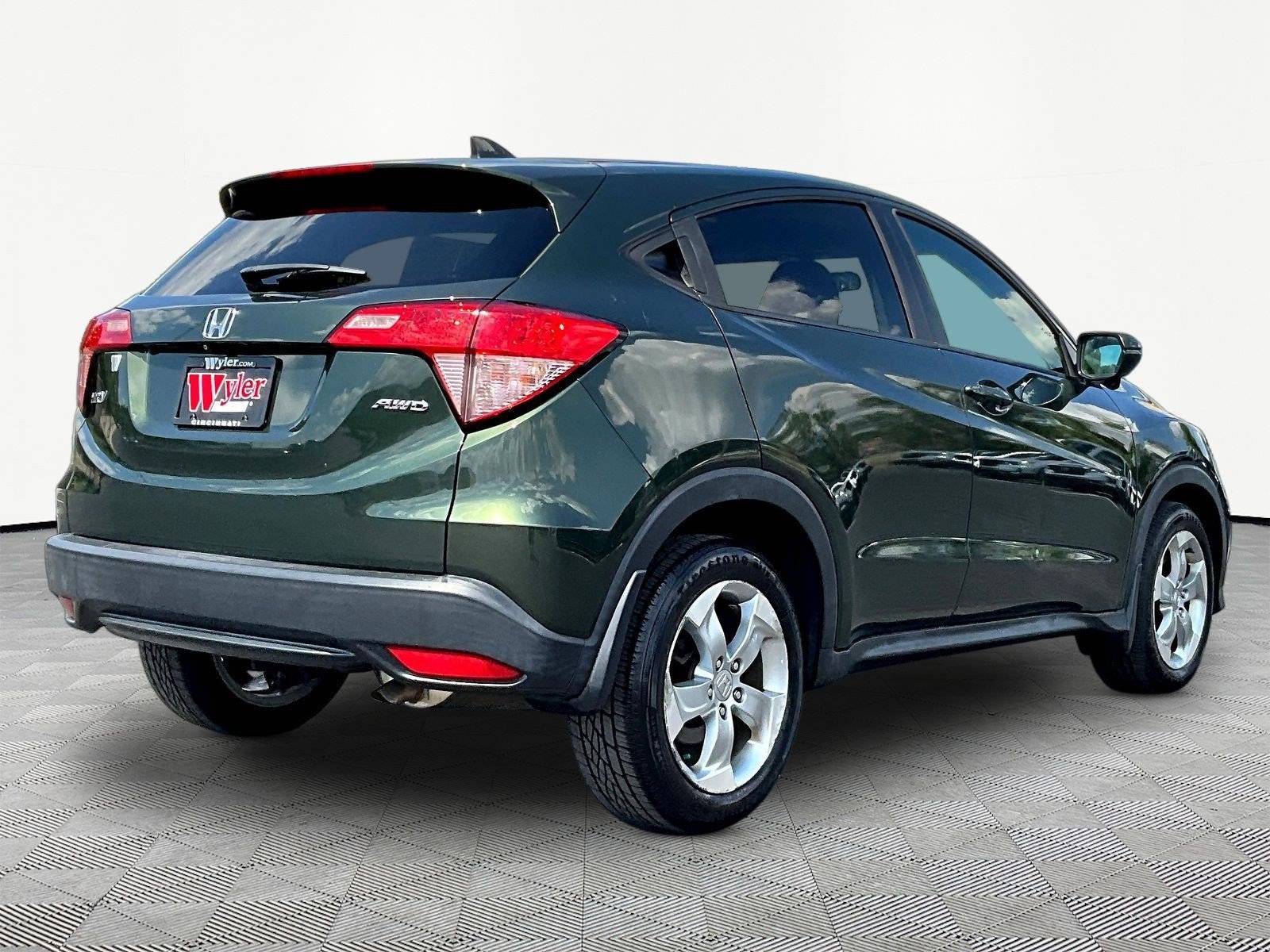 Used 2016 Honda HR-V EX image 6