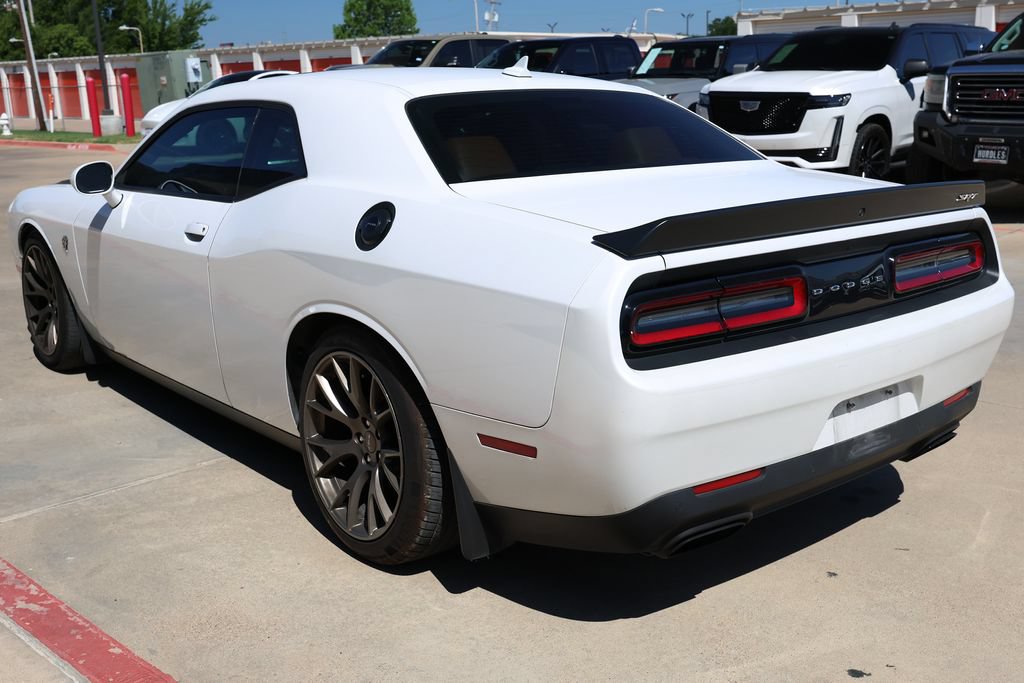 Used 2016 Dodge Challenger SRT Hellcat RWD image 7