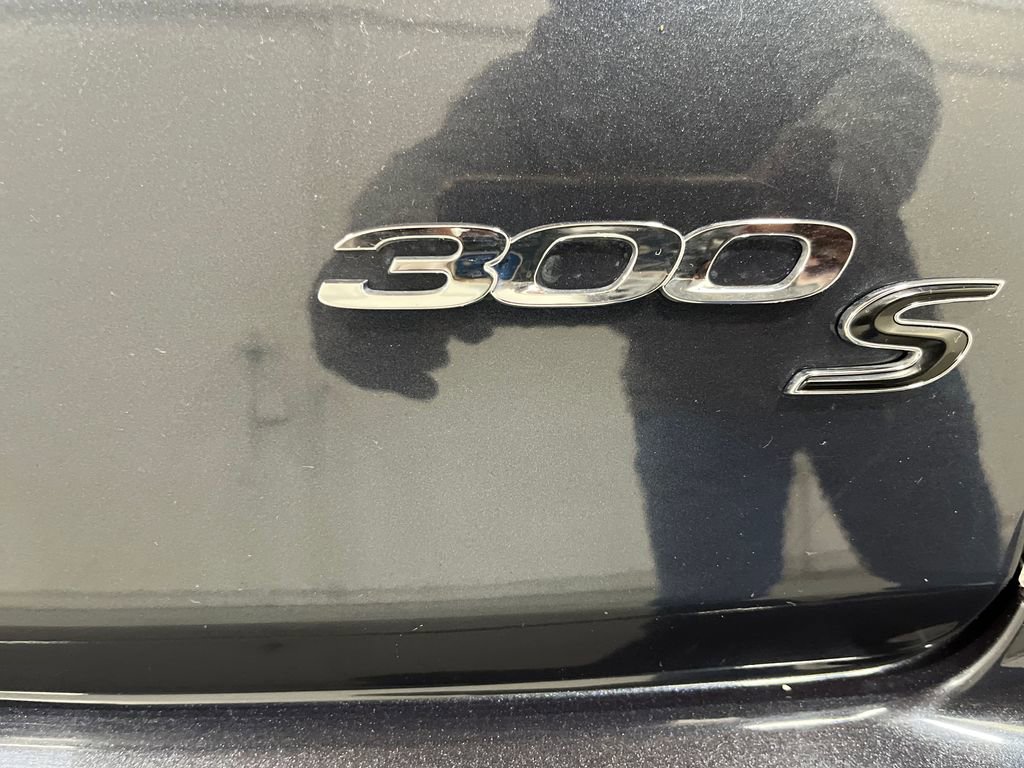 Used 2018 Chrysler 300 S w/ 300S Premium Group image 11