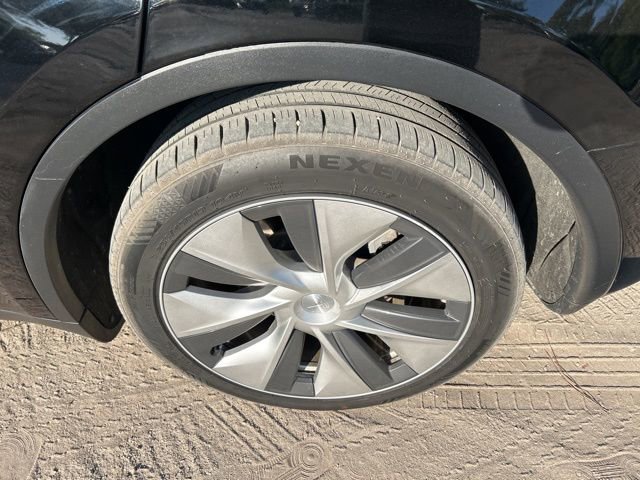 Used 2023 Tesla Model Y Long Range image 21