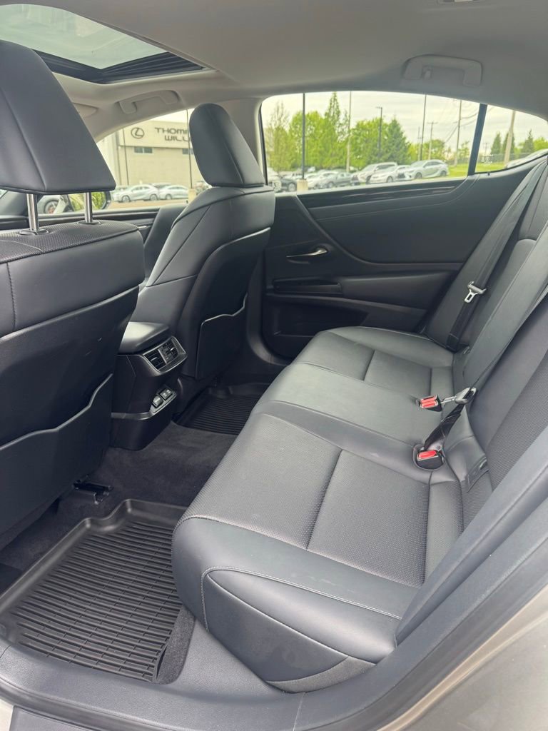 Used 2019 Lexus ES 350 w/ Premium Package FWD image 9