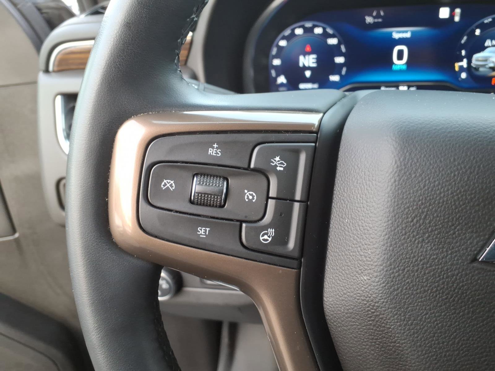 Used 2023 Chevrolet Suburban High Country AWD/4WD image 19