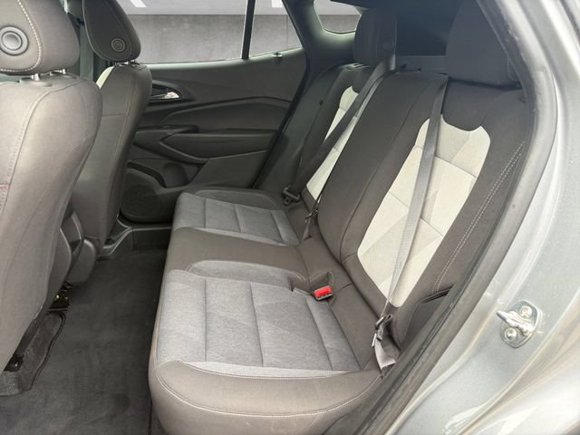Used 2024 Chevrolet Trax RS FWD image 22