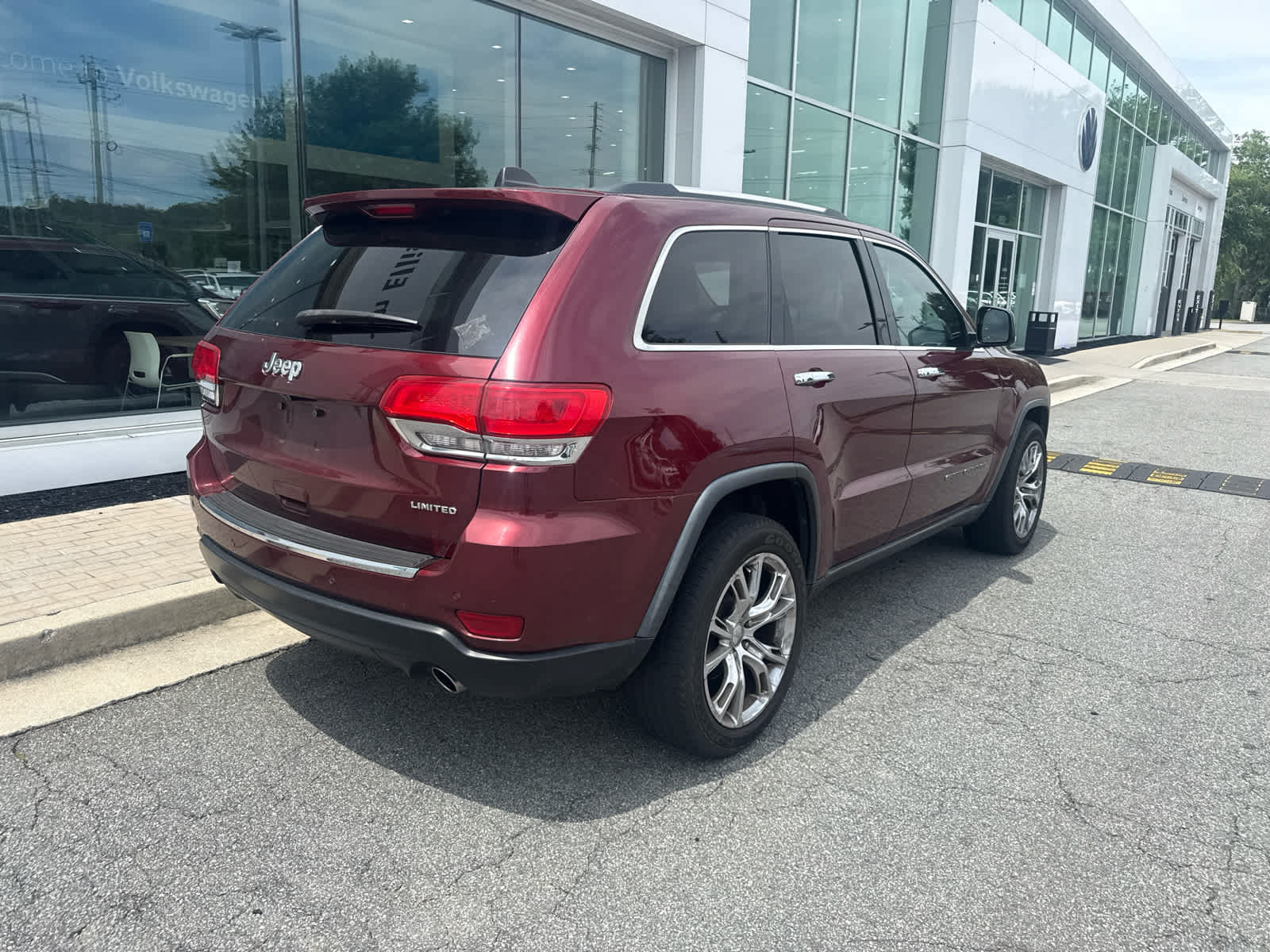 Used 2017 Jeep Grand Cherokee Limited w/ Luxury Group II RWD image 7
