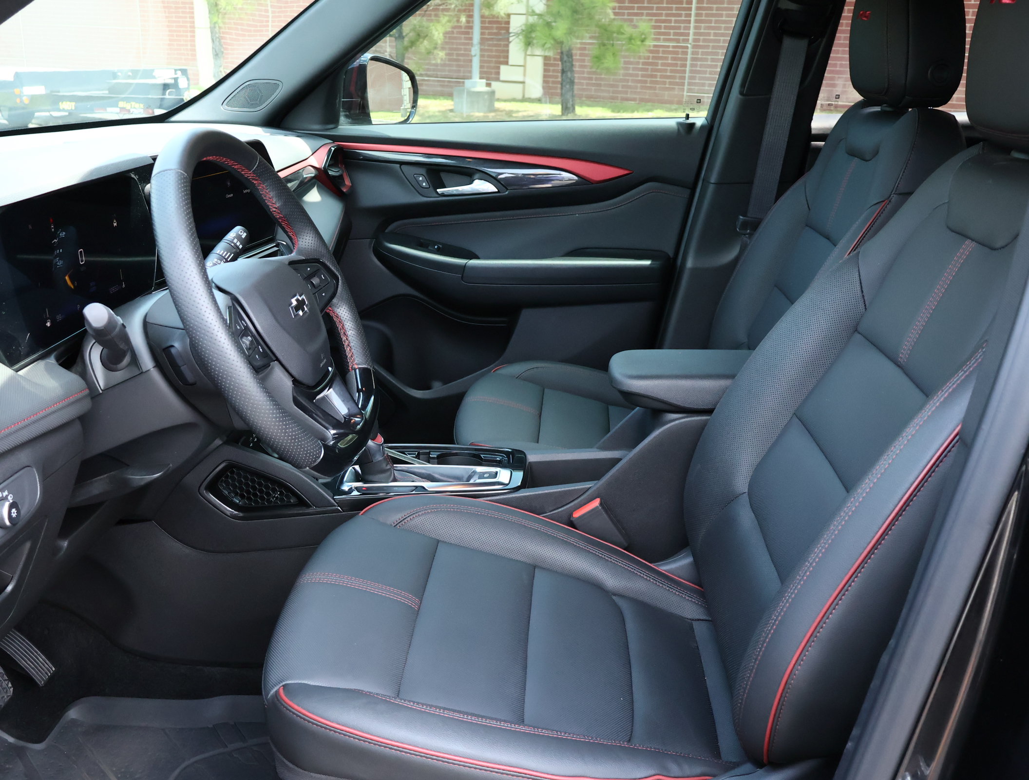 Used 2025 Chevrolet TrailBlazer RS w/ Convenience Package FWD image 12