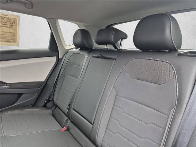 Used 2025 Volkswagen Taos SE AWD/4WD image 19