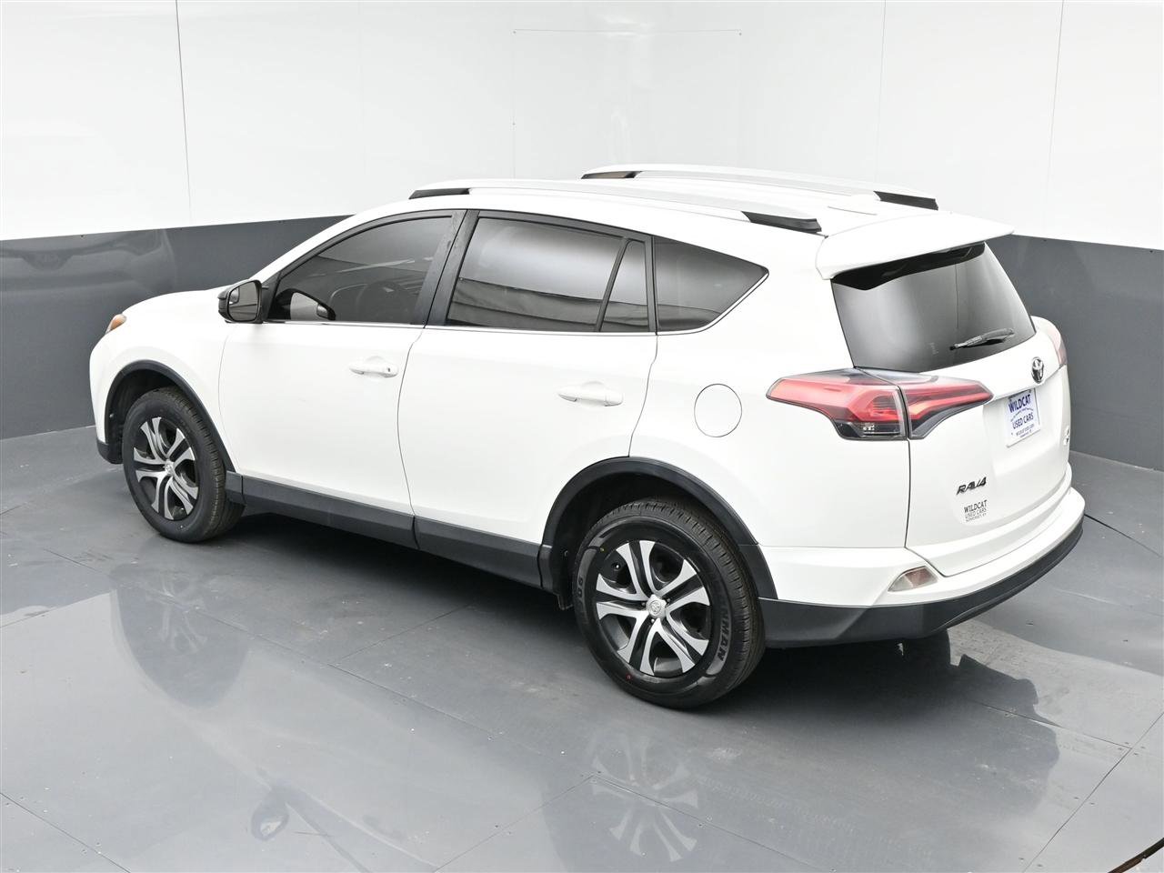 Used 2016 Toyota RAV4 LE AWD/4WD image 15