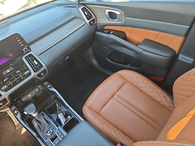 Used 2023 Kia Sorento SX Prestige image 16