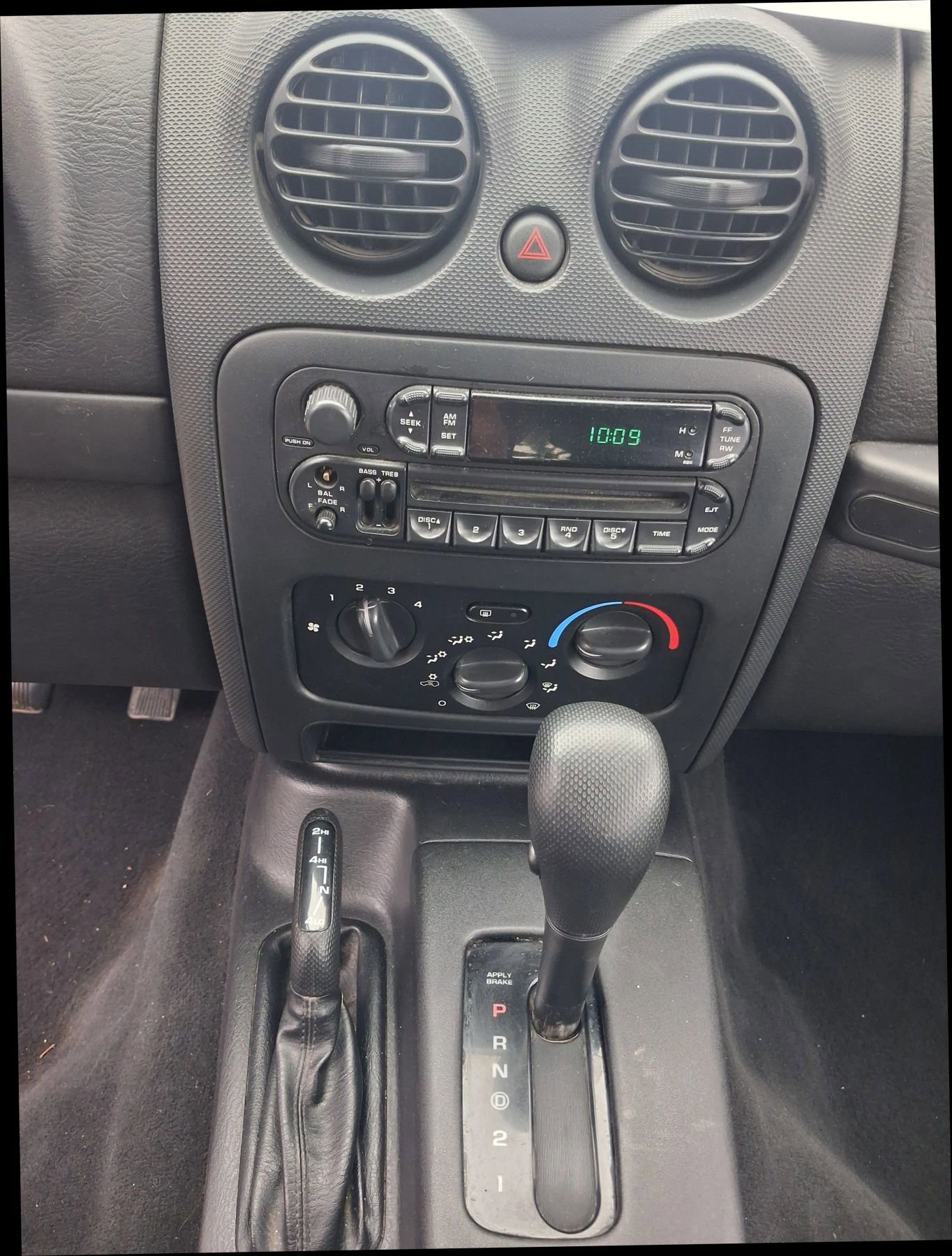 Used 2004 Jeep Liberty Sport w/ PWR Convenience Group AWD/4WD image 13