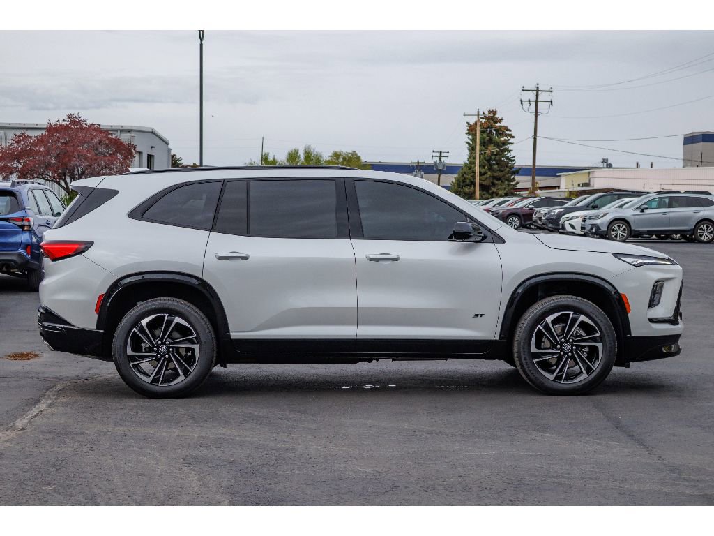 Used 2025 Buick Enclave Sport Touring w/ Power Package image 2