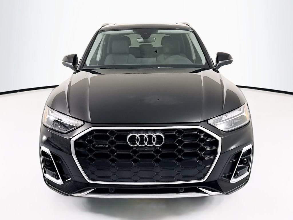Certified 2025 Audi Q5 2.0T Premium Plus w/ Premium Plus Package AWD/4WD image 2
