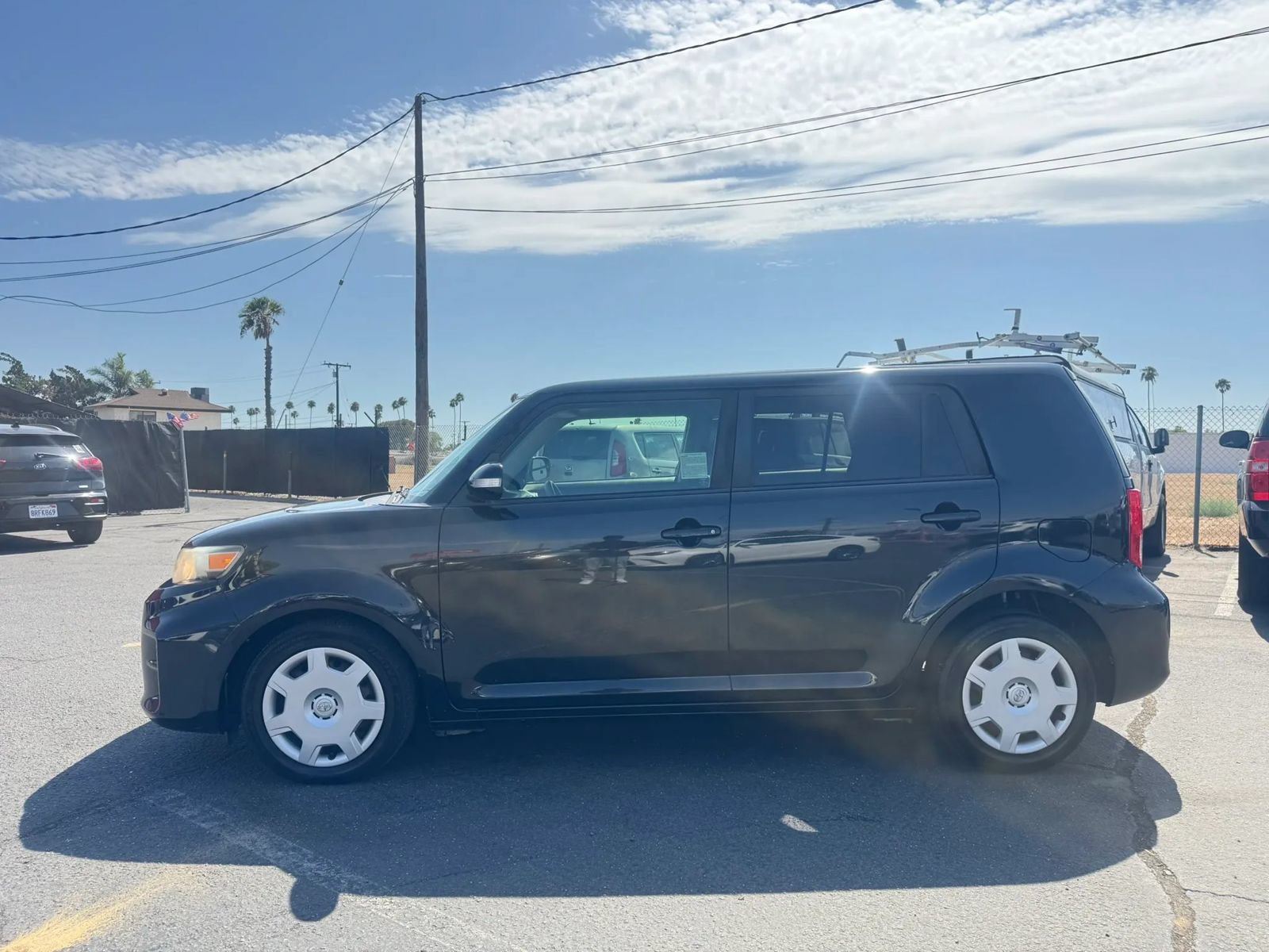 Used 2014 Scion xB FWD image 3